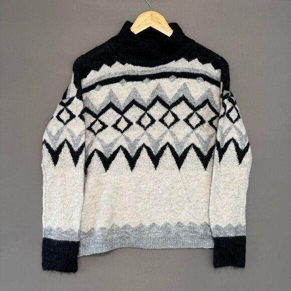 Maurice’s Women’s Colorful Stretch Sweater Size Medium Acrylic Blend - Picture 1 of 8